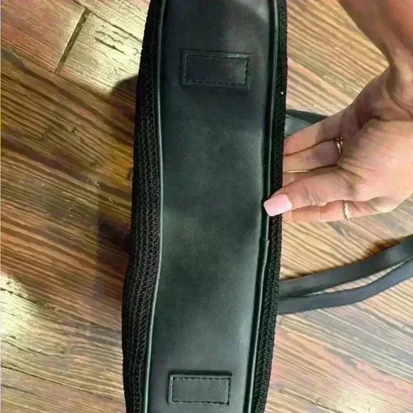 The SAK Elliott Lucca Vegan Hand-crochet Leather Handbag - Picture 3 of 5